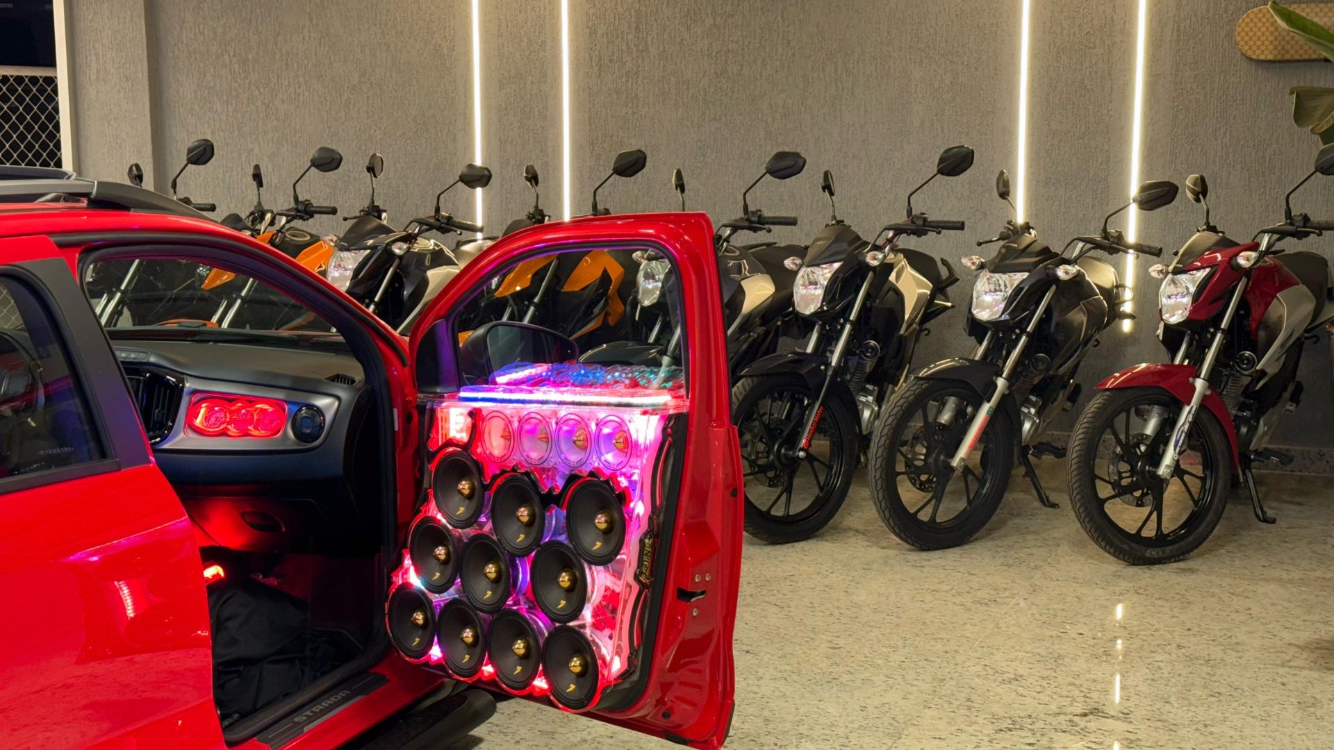 Strada Edition ULTRA unica do Brasil mais 10 MOTOS