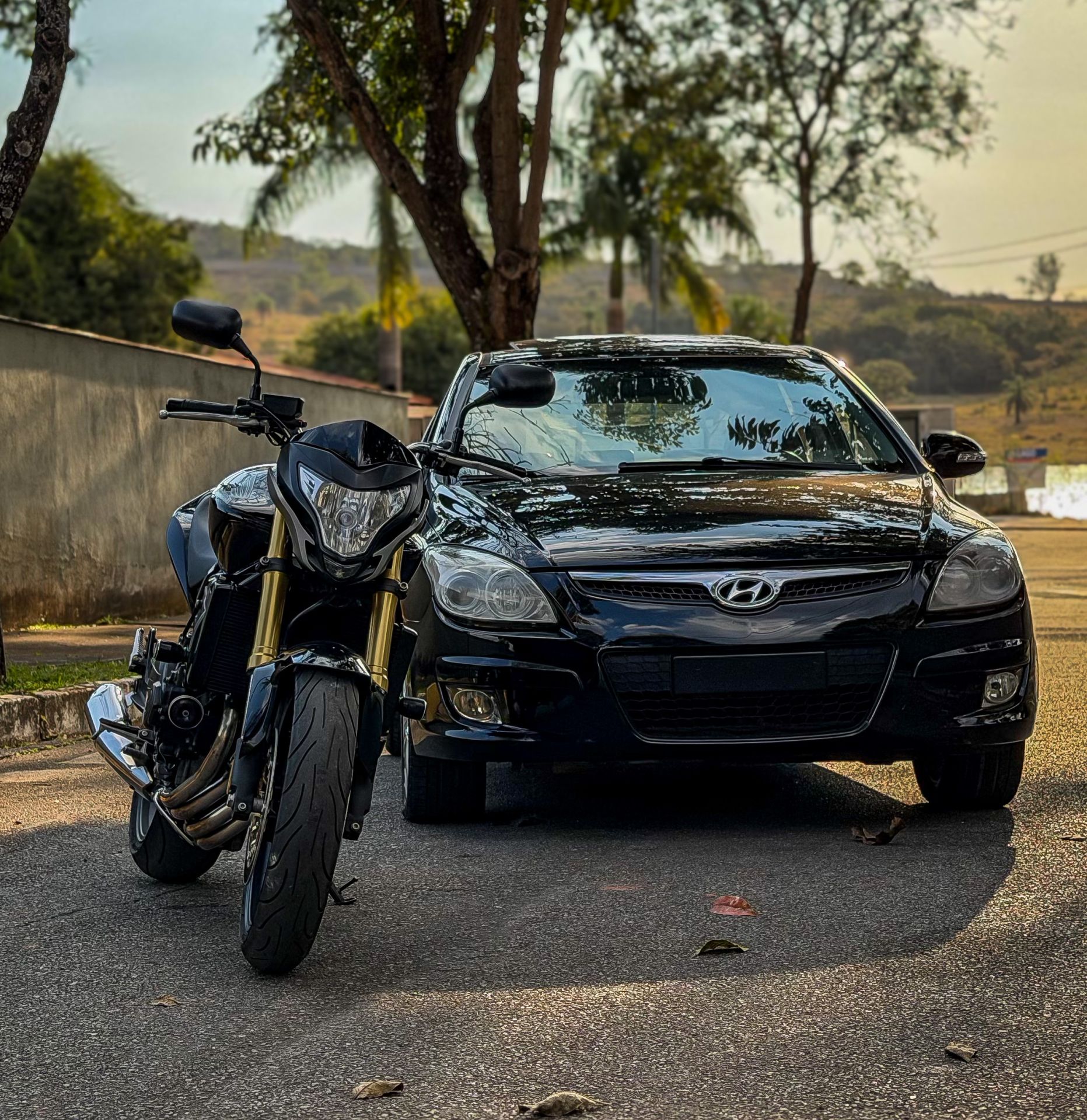 1x HYUNDAI I30 2.0  + 1x HONDA CB 600F HORNET  + R$10.000,00