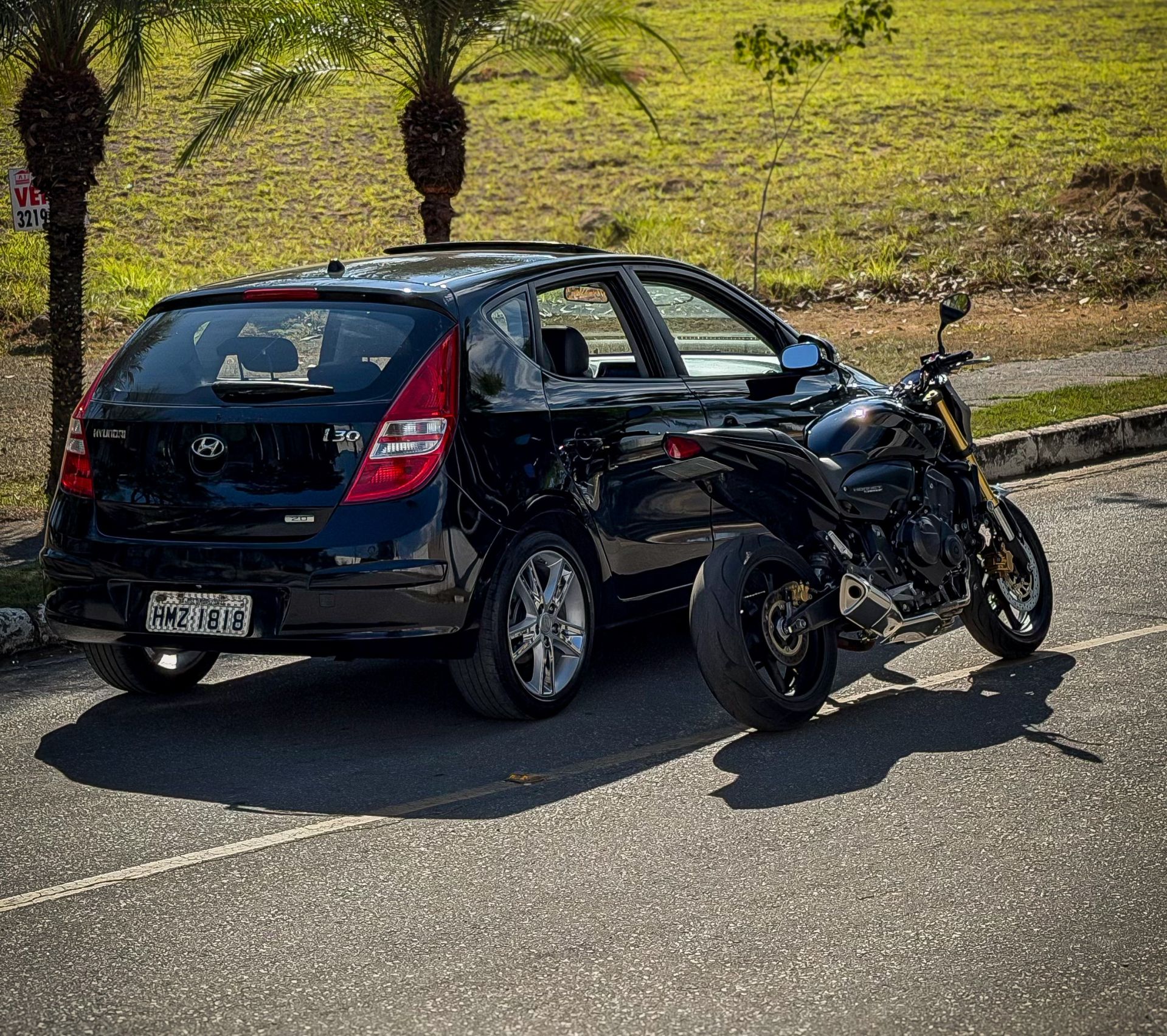 1x HYUNDAI I30 2.0  + 1x HONDA CB 600F HORNET  + R$10.000,00
