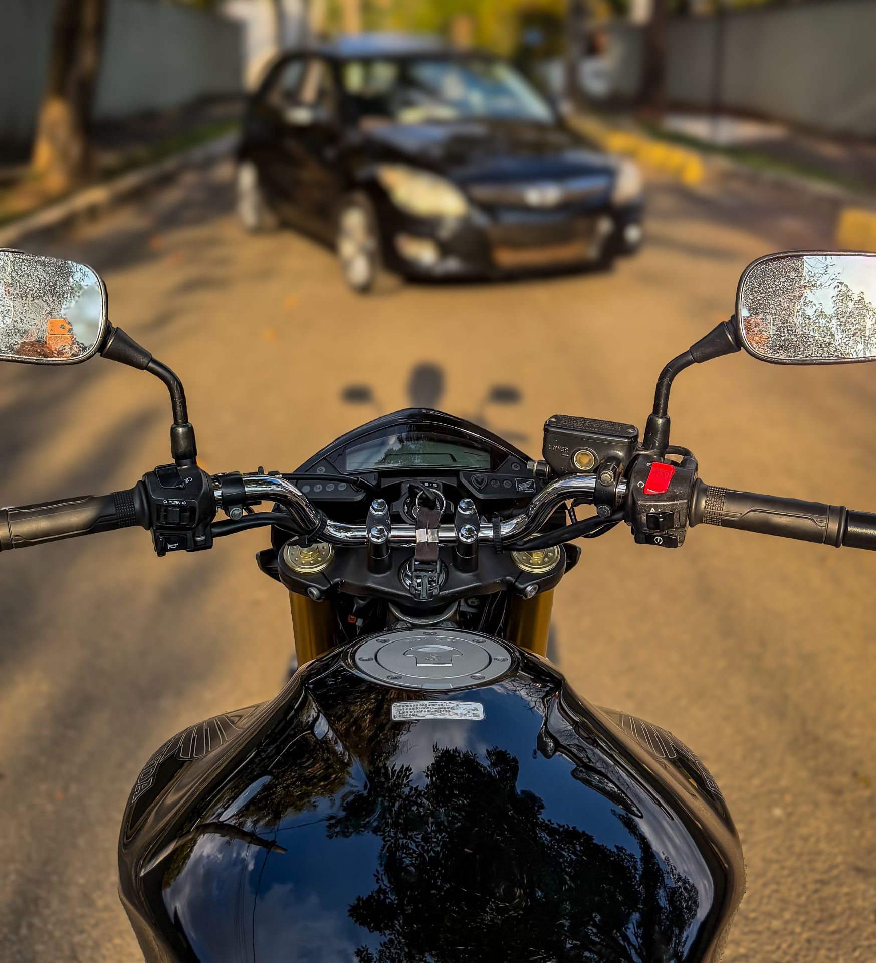1x HYUNDAI I30 2.0  + 1x HONDA CB 600F HORNET  + R$10.000,00